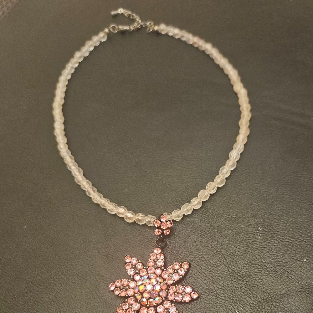 RHINESTONE PINK FLOWER NECKLACE - Picture 4 of 4